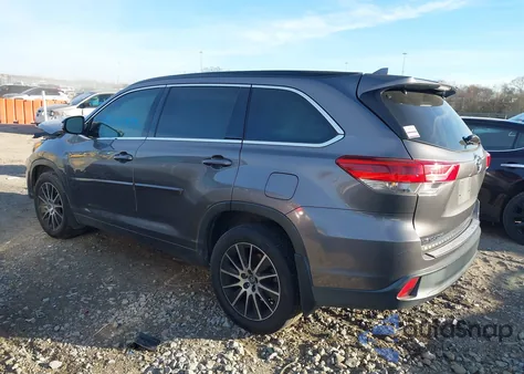2018 Toyota Highlander Se из США, поврежденный, VIN 5TDKZRFH9JS527159